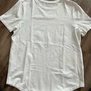 Lululemon White SS Love Tee Sz. 6 EUC
